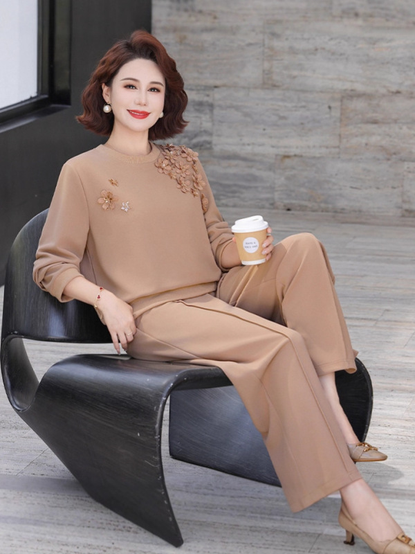 新款时尚妈妈阔腿裤两件套2025秋装中年妈妈装洋气套装女实体批发|undefined