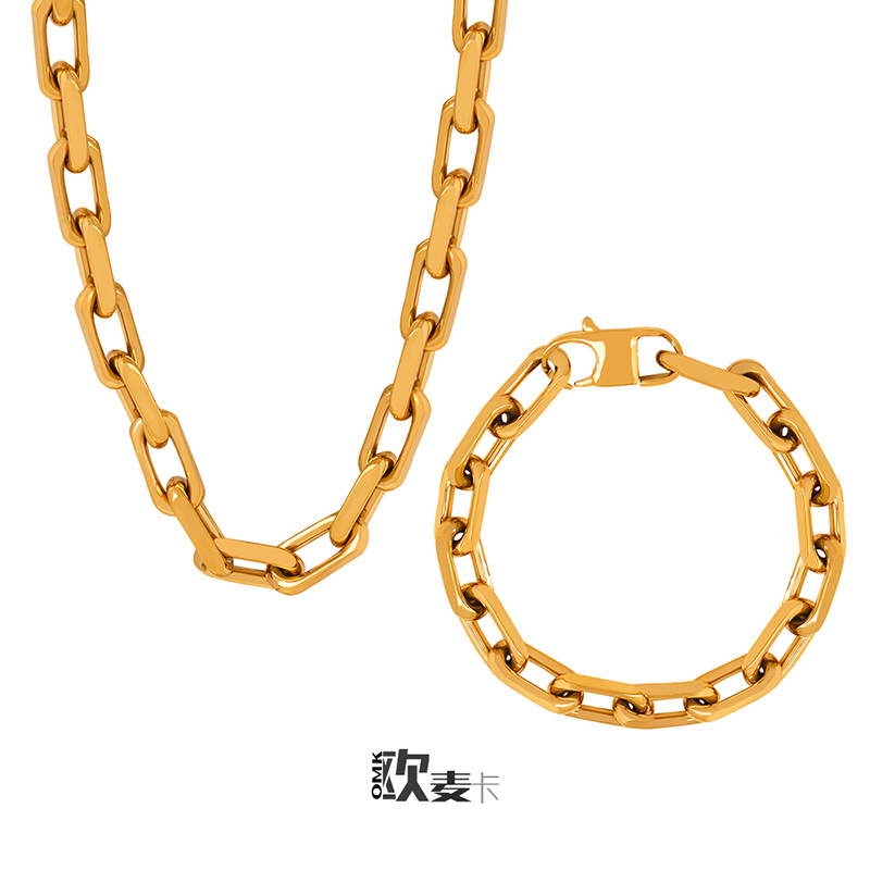 Collar de cadena gruesa pulsera cadena cubana hip hop calle titanio acero cadena hombres y mujeres temperamento nicho clavícula cadena todo partido mujeres