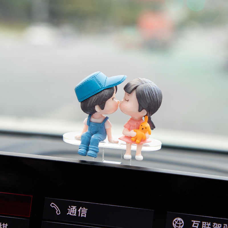汽车中控台滑动摆件滑板情侣卡通熊轨道车载摆件滑动轨道批发|undefined