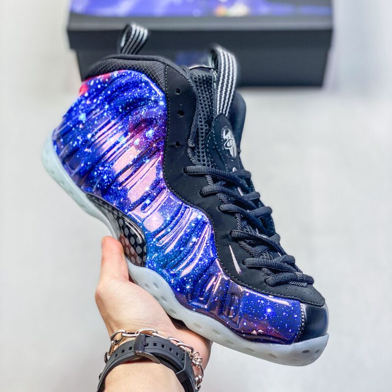 ピュアオリジナル Foamposite One ハーダウェイ シグネチャー スプレー フォーム ミッドトップ スポーツ バスケットボール シューズ ピュア ホワイト アイス ブルー ギャラクシー スプレー|undefined