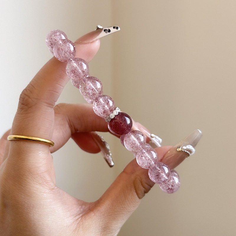 女性用の模造天然イチゴクリスタルブレスレット、ニッチなデザイン、絶妙で多用途なピーチフラワーイチゴクリスタルブレスレット、親友へのギフトとして|undefined