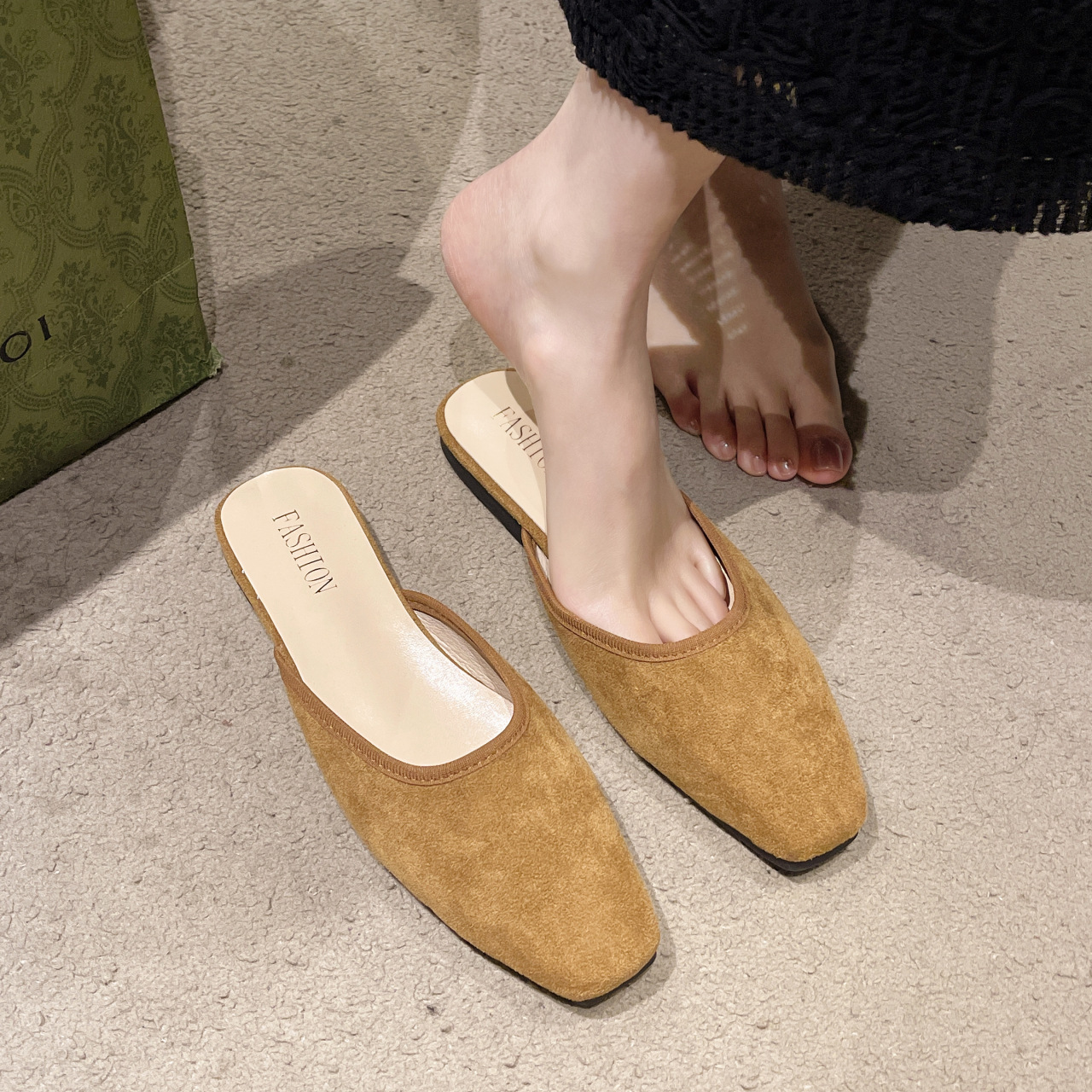 Retro low summer sandals square toe flat