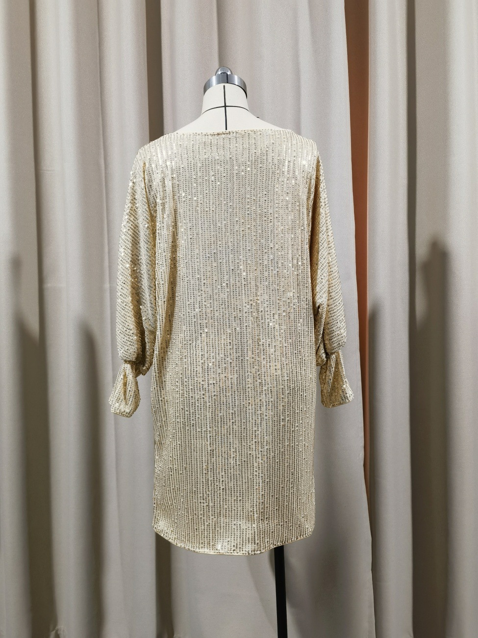 Abito da sera donna con paillettes spalle scoperte maniche lunghe_voghion.com