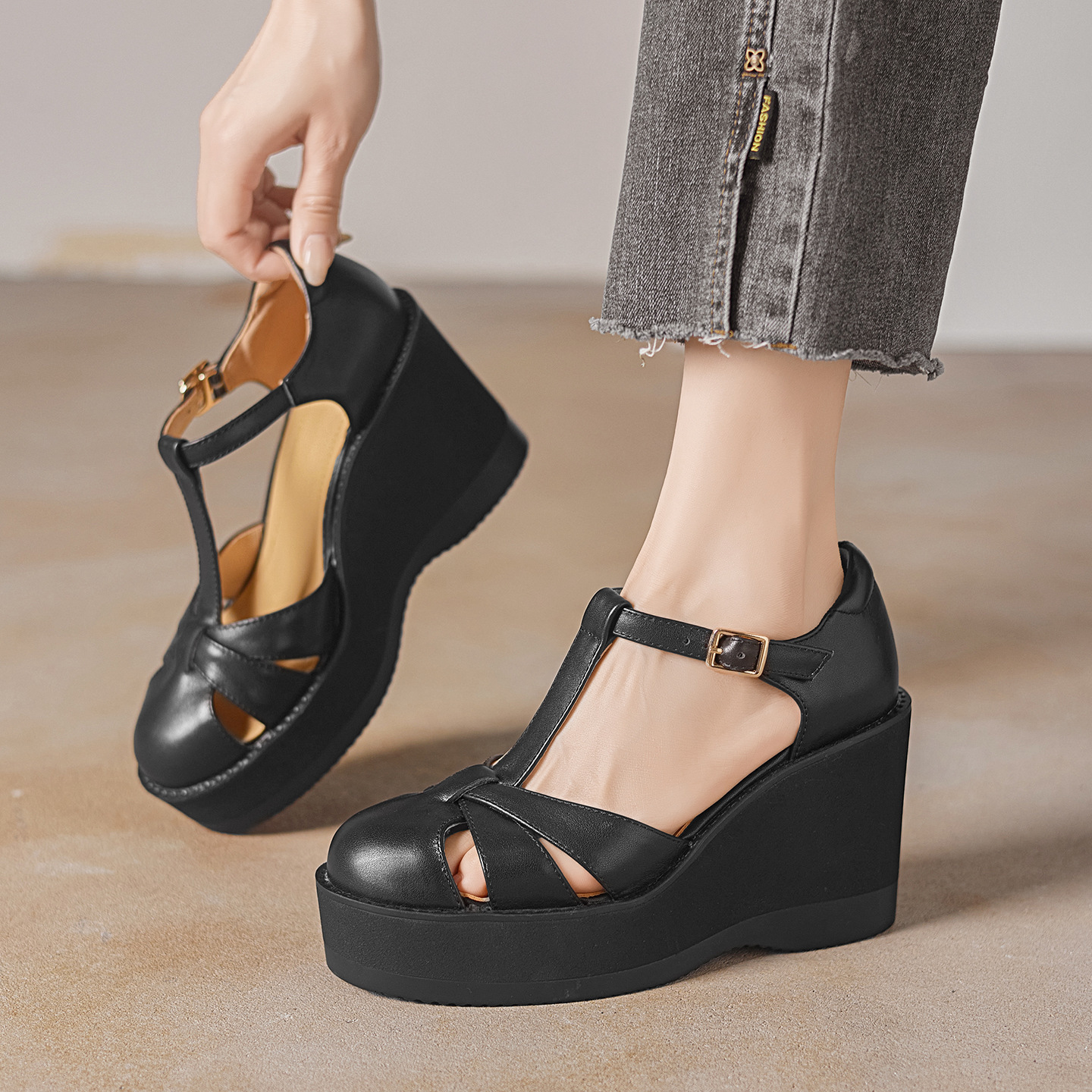 Sandal nữ cao gót đế dày 9.5 cm quai ngang khóa T — đen