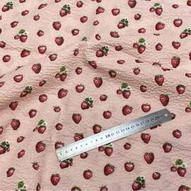 新款纯棉皱皱布盐缩面料草莓印花童装女装手工diy面料