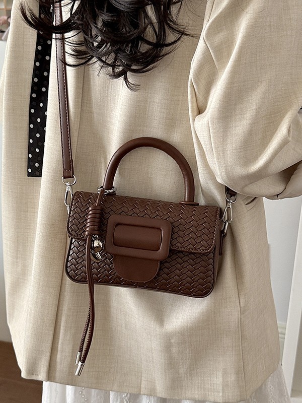 Bolso de mano de alta sensación para mujeres 2026 nueva moda primavera tejida bolso de hombro exquisito bolso de mochila super caliente