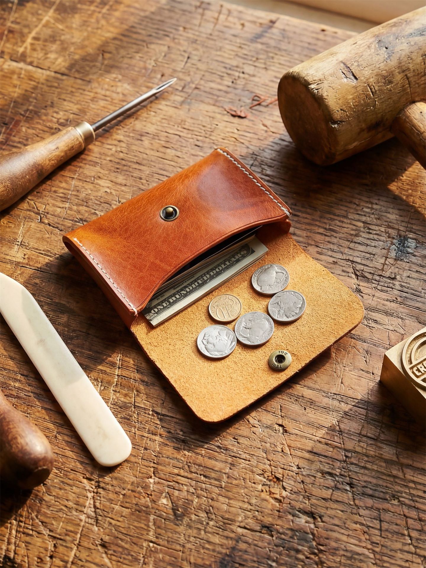 Retro card holder for men and women