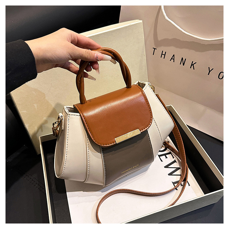 577g Weight Polyester Lining Material Zipper Closure Type Single Shoulder Strap Strap Type Crossbody Bag Bags Type Casual, Daily Occasion Pu Leather Material Color Block Pattern All Seasons Season Women's Gender Streetwear Style Square Shape Medium Size Women's Medium Pu Leather Color Block Streetwear Square Zipper Crossbody Bag 36