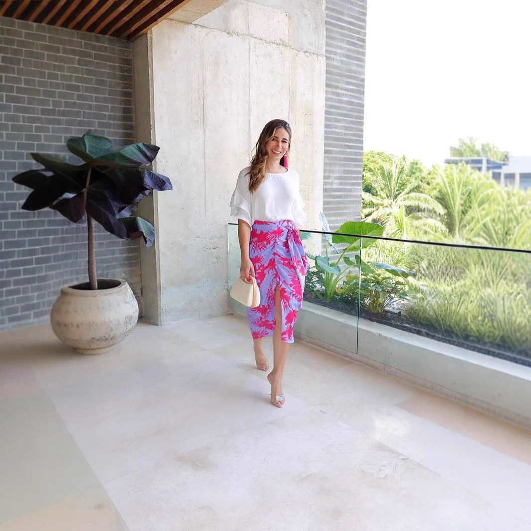 sexy fuchsia pleated skirt for leisure