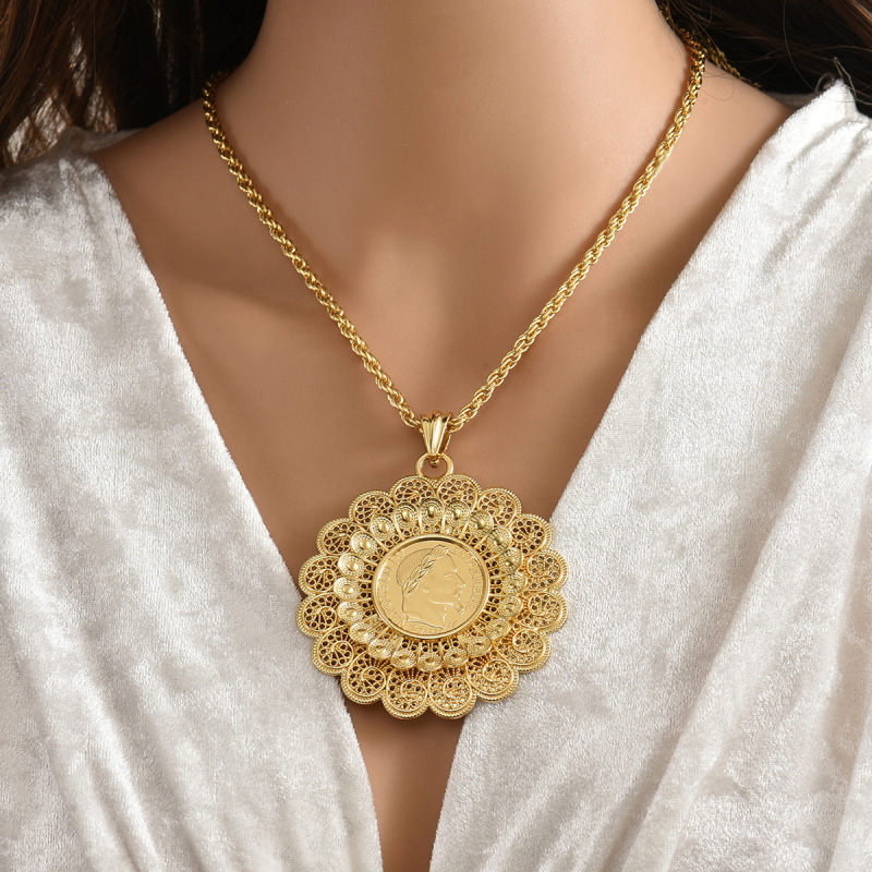 A Women's Gold-Plated Necklace with a Hollow Pattern Portrait Coin Engraved Gold Bridal Pendant Jewelry Holiday Gift A Women's Gold-Plated Necklace with a Hollow Pattern Portrait Coin Engraved Gold Bridal Pendant Jewelry Holiday Gift