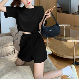 女式T恤;连衣裙;女式卫衣