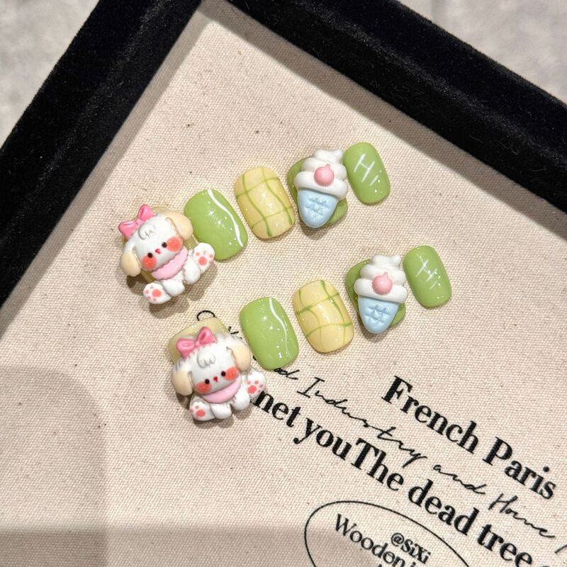 Yihe pure hand-worn cute short nails pure hand-painted three-dimensional cartoon adult nail art finished suit Yihe pure hand-worn cute short nails pure hand-painted three-dimensional cartoon adult nail art finished suit