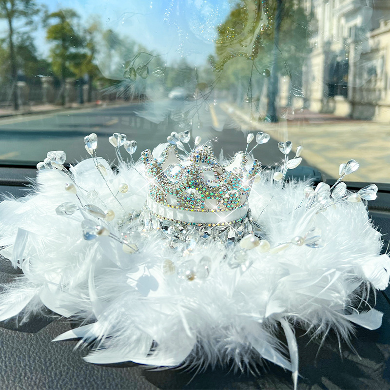 Nuevos adornos para automóviles, accesorios para automóviles, coronas de diamantes, perfumes, decoraciones de aromaterapia para automóviles, suministros para automóviles nuevos para niñas