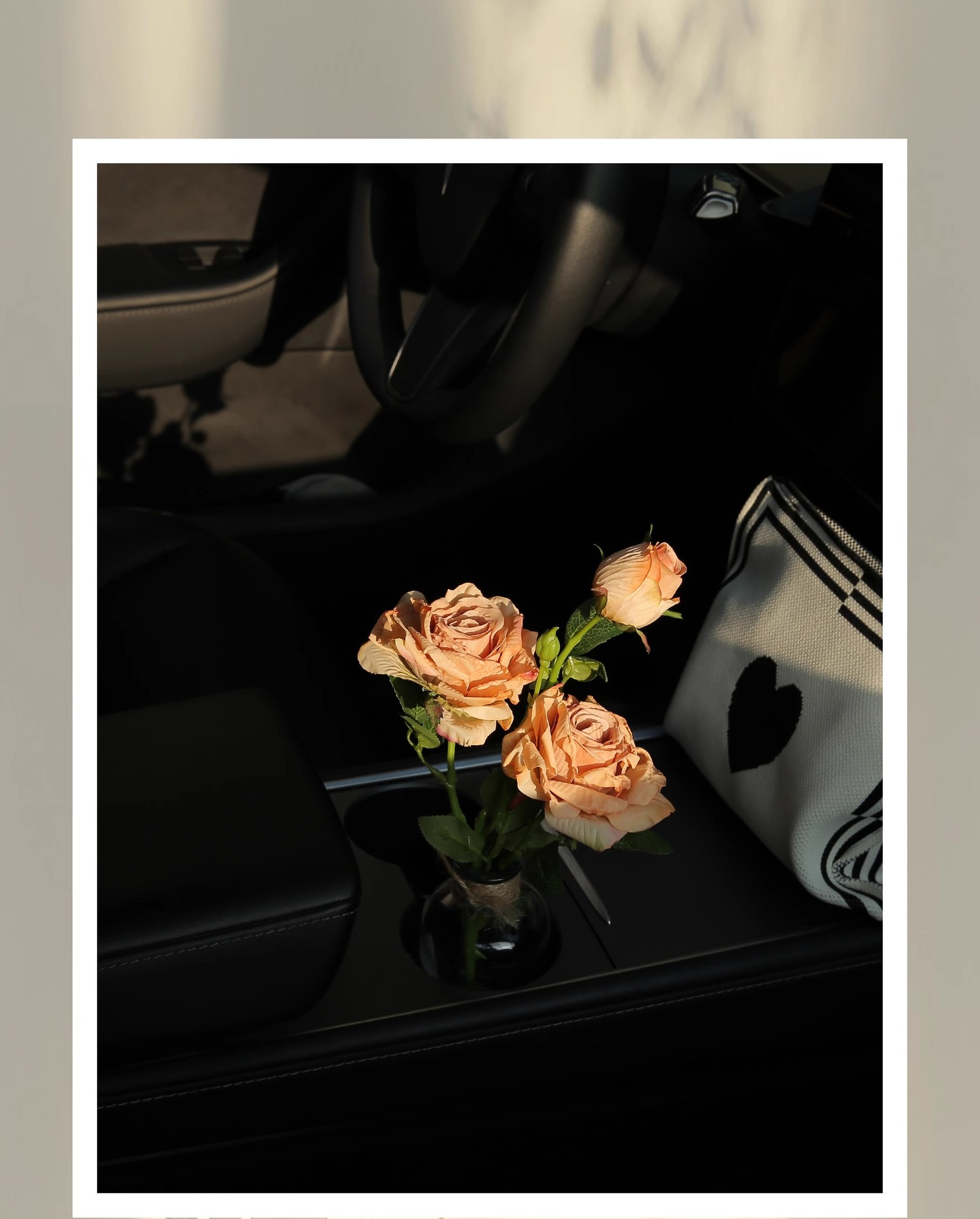 Cross-Border Car Ornaments, High-End Light Luxury Car Accessories, Car Center Console, Cute Vase, Roses