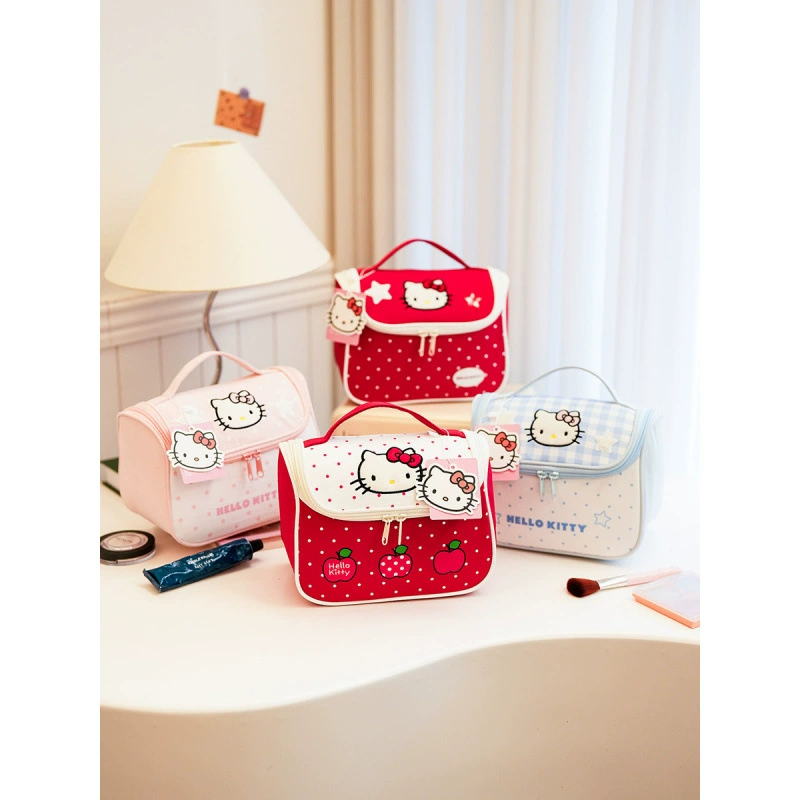 Косметичка Hello Kitty с ручкой