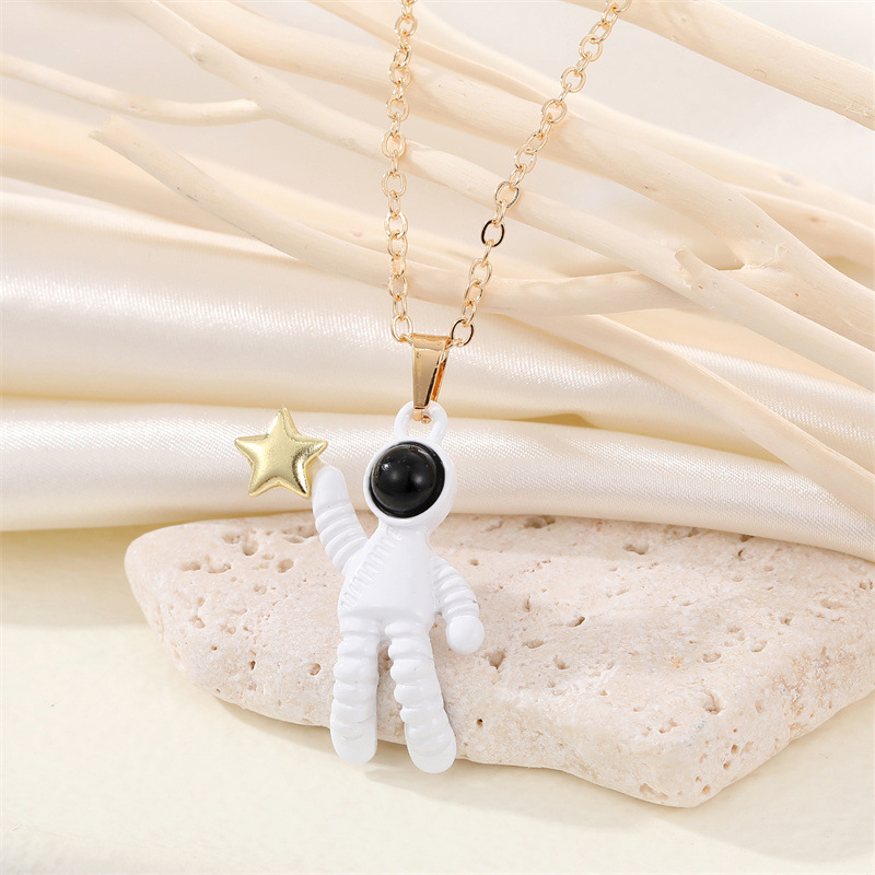 Koreau0027s new creative cute star moon astronaut necklace