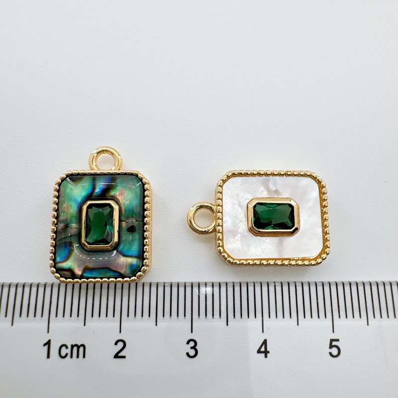 1 Piece 25mm Copper Shell Zircon 18K Gold Plated Geometric Pendant display picture 7