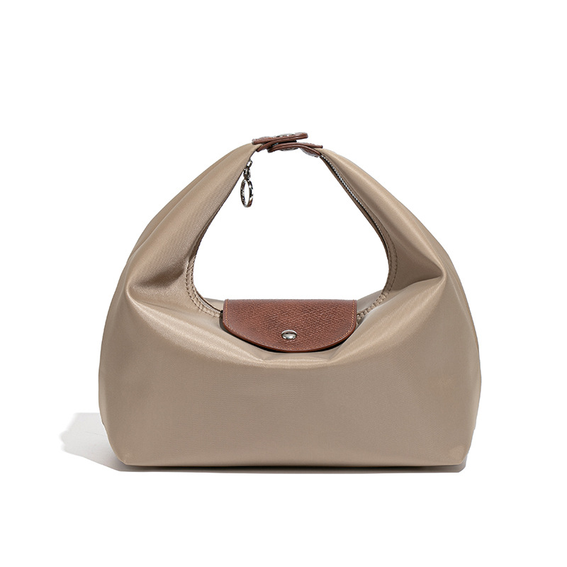2026 Spring/Summer New Waterproof Nylon Korean Ins Style Underarm Dumpling Bag Large Capacity Commuter Crossbody Bag For Women - Thumbnail 5