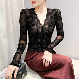 辣妹性感V领打底蕾丝衫女秋冬新款设计感修身显瘦内搭长袖上衣潮