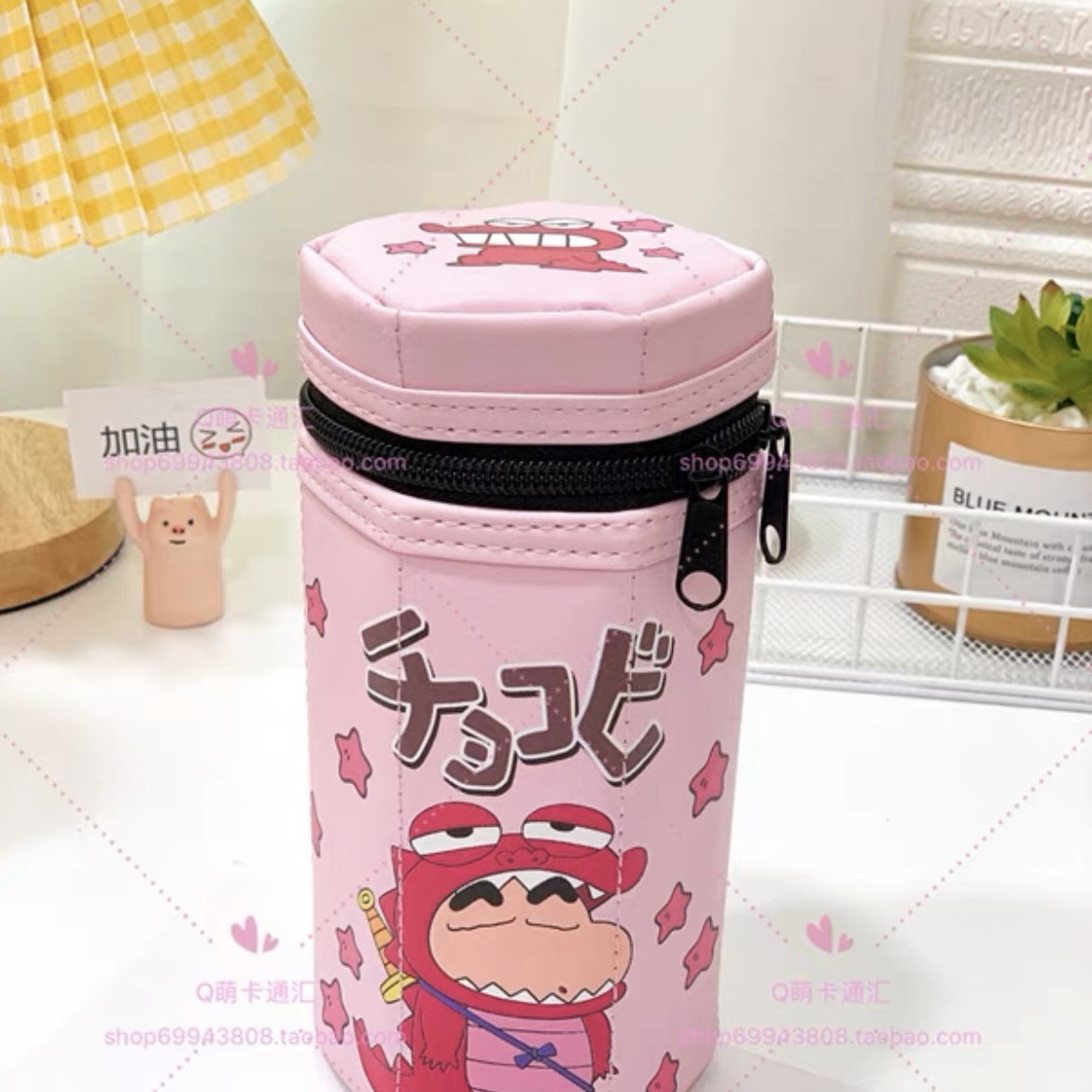 En stock japonés Sanrio PET Elf limitada Pikachu estudiante de primaria masculino y femenino hexagonal lápiz caso cosmético bolsa