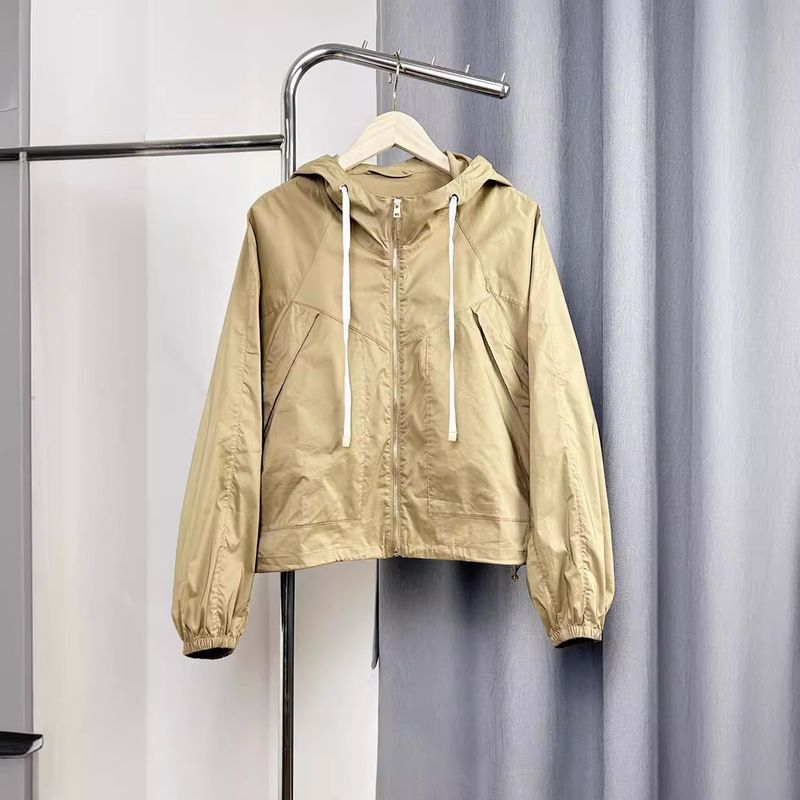 Xiaohe Spring and Autumn Hooded Short Jacket Casual Slimming Lightweight Windbreaker Autumn Bat Sleeve Jacket