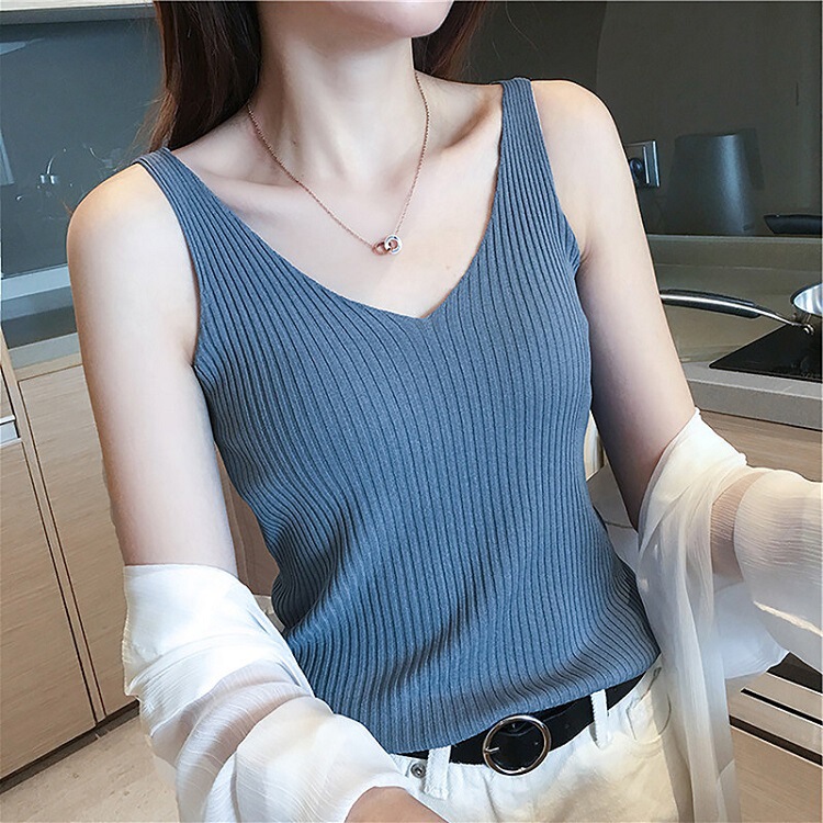 V-Neck Camisole Women's Summer Ice Silk Knitted Black and White Small Machine Base Shirt Sleeveless Top Trendy Outer Wear V-Neck Camisole Women's Summer Ice Silk Knitted Black and White Small Machine Base Shirt Sleeveless Top Trendy Outer Wear