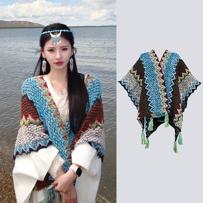 Viaje en el oeste de Sichuan vestido con una capa de chal de peluche de Yunnan Xinjiang de otoño y invierno estilo nacional de punto capa de rayas