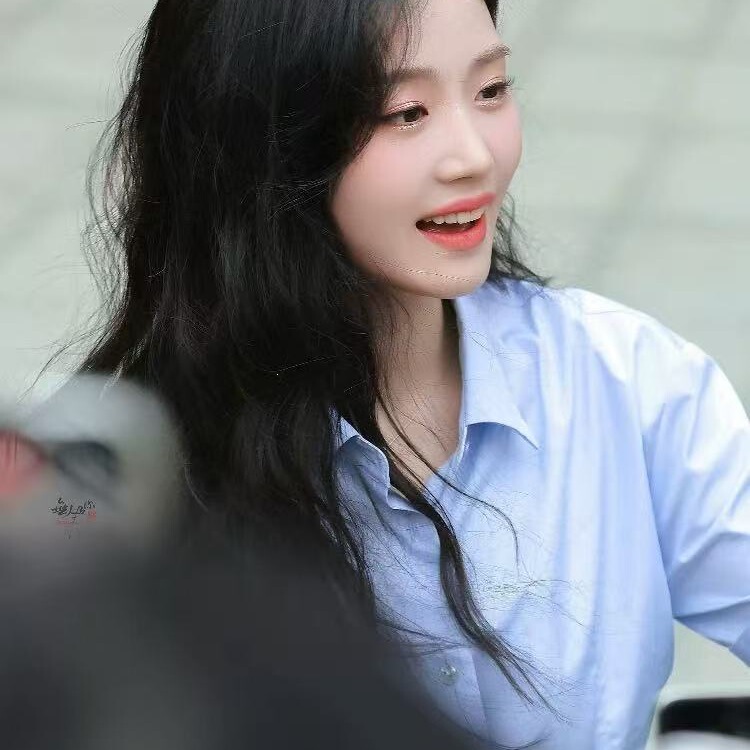 2026 Lu Yuxiao's Same Style College-Style Shirt for Commuting to Work + Floral Shorts Set Two-Piece Set