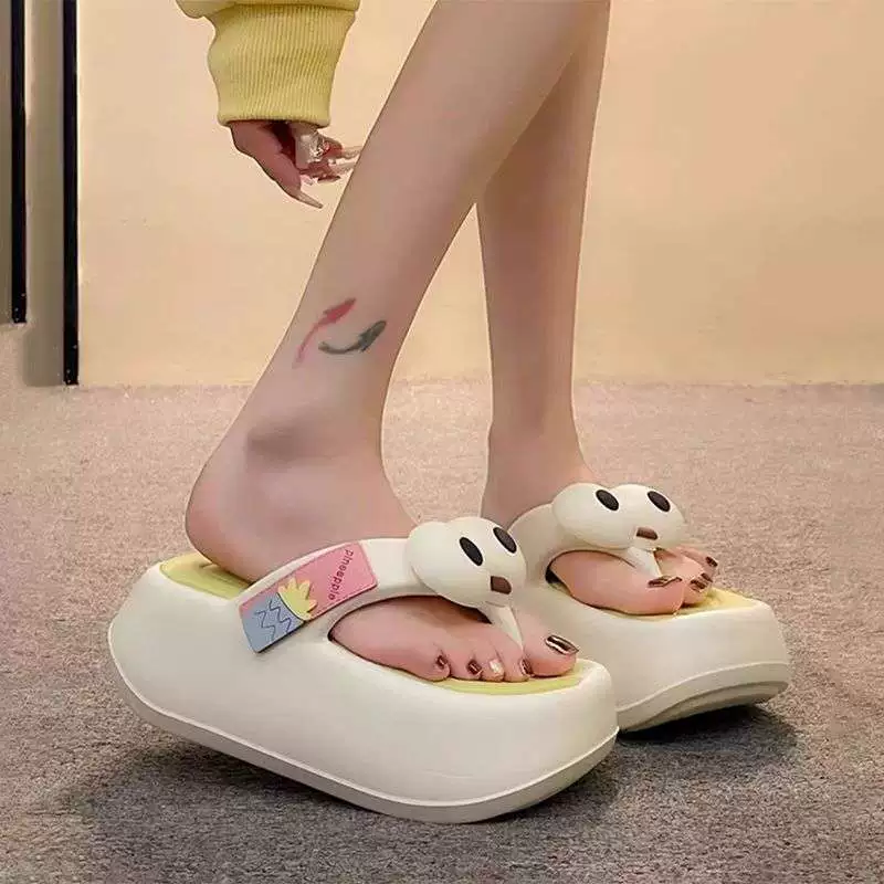 Милые женские летние пляжные шлепанцы 2025 года, новые, на толстой подошве, с эффектом «пупа».