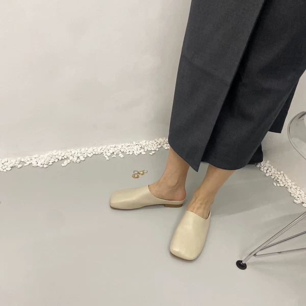 White, J3633-1