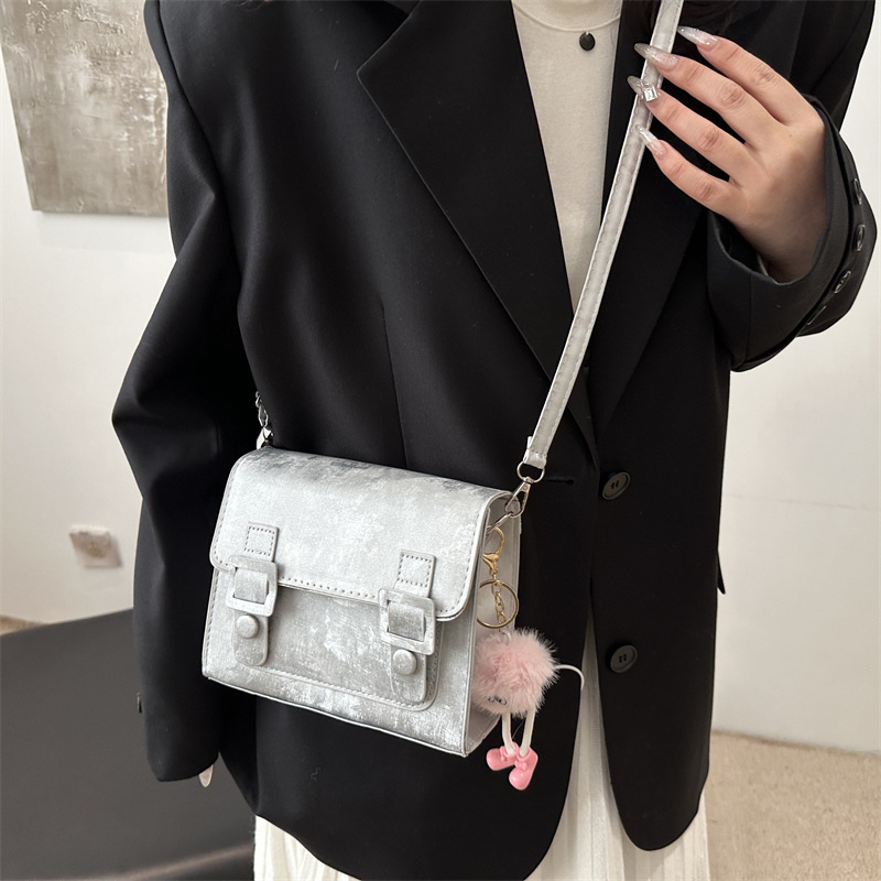 Bolso Cambridge bolso femenino 2025 nueva moda retro oso colgante bolso de hombro simple mensajero casual pequeño bolso cuadrado