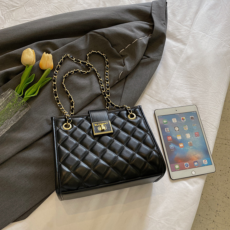 Temperament Lingge Shoulder 2023 Nuovo Pendolare Grande Capacità Borsa a Tracolla Catena Borsa a Mano per Donna_voghion.com