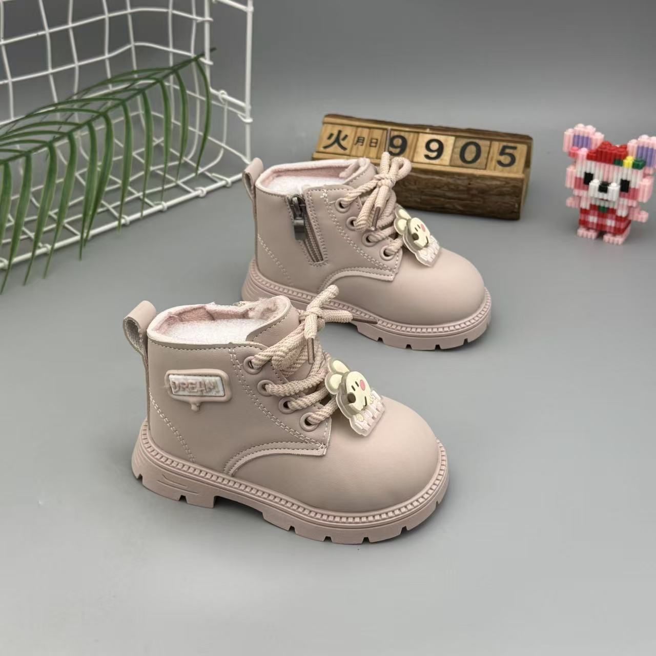 2025秋冬新款马丁靴加绒保暖男女童带配件亮灯宝宝皮面防水中小童