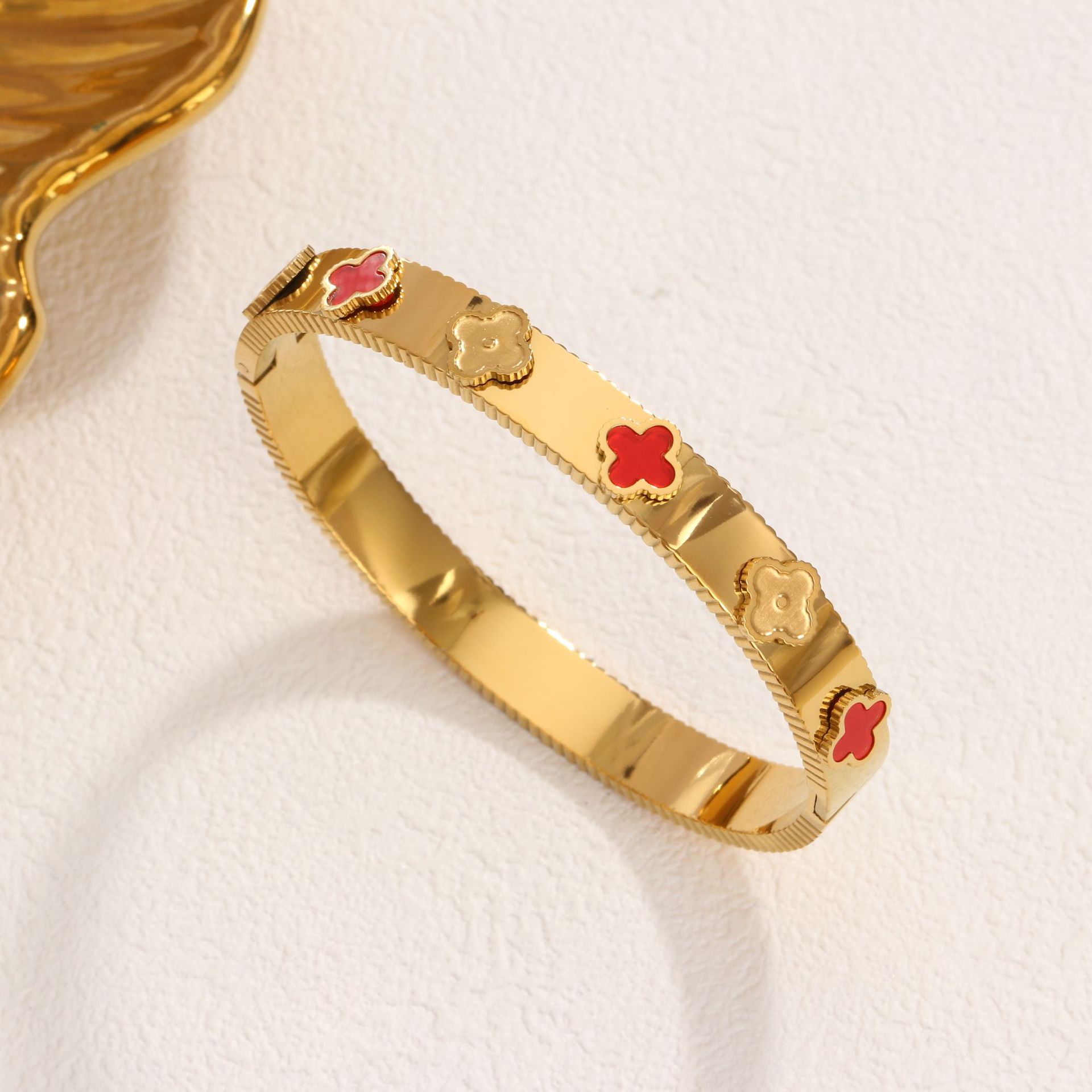 20 네잎 레드 쉘 팔찌 골드