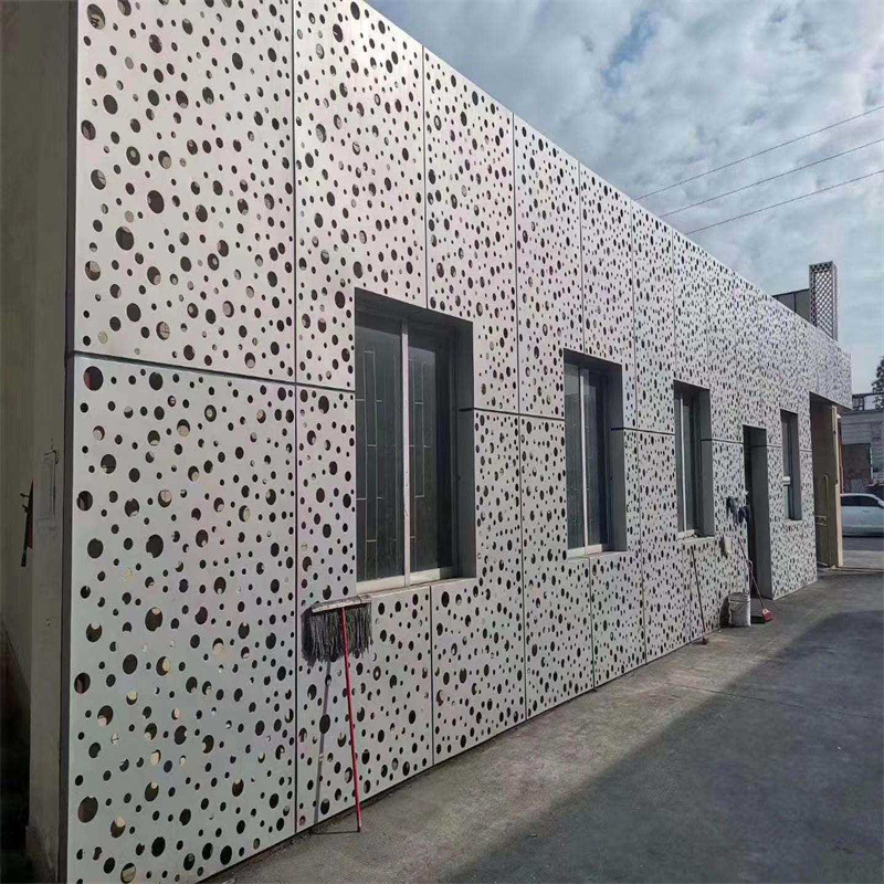 厂房外墙渐变大小穿孔铝单板吊顶造型冲孔铝单板树叶型雕刻铝单板