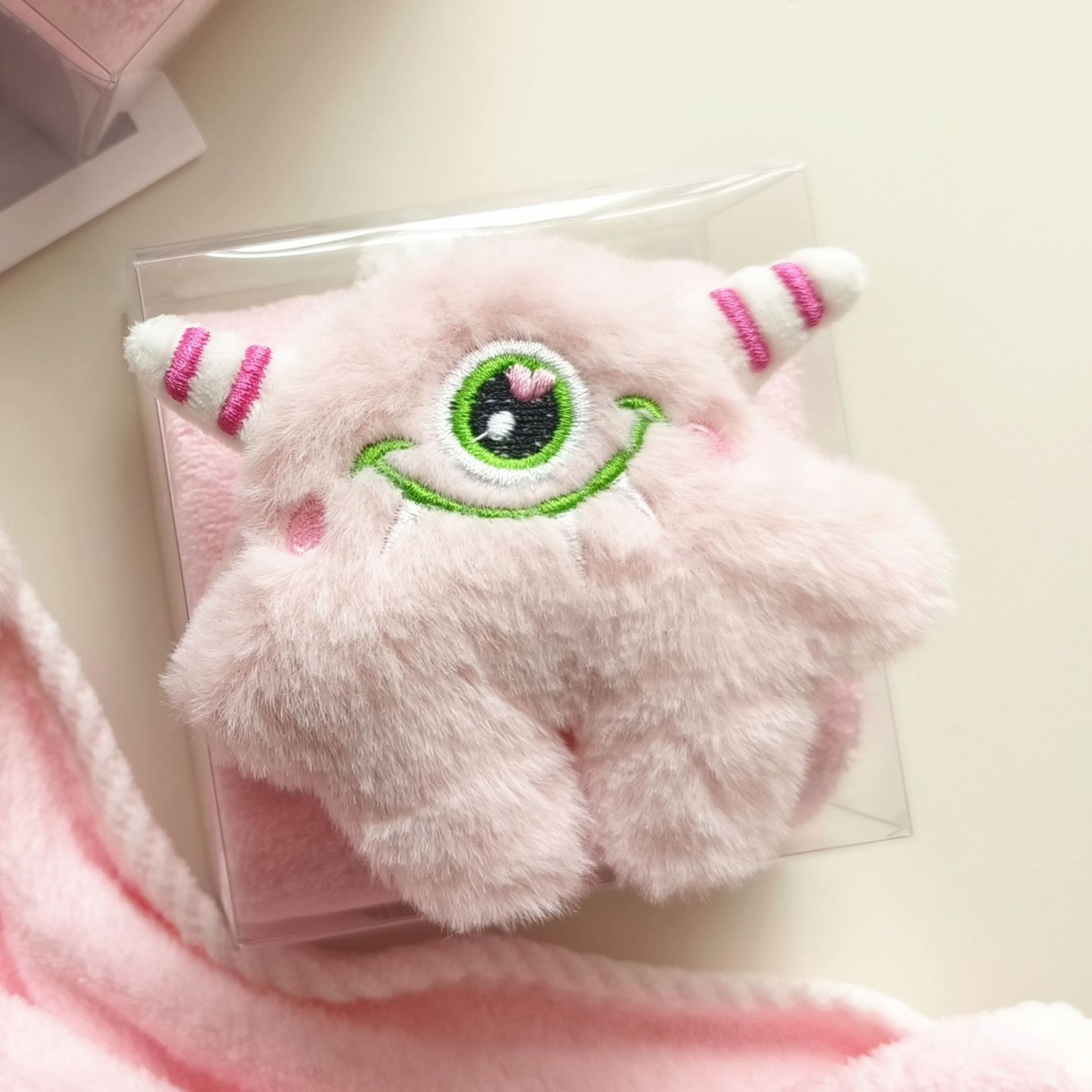 8#핑크색 외눈박이 괴물 수건