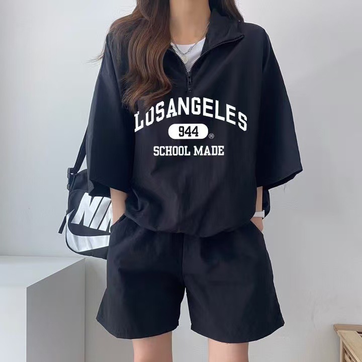 여성을위한 캐주얼 운동복 정장 여름 2025 새로운 반팔 반바지 캠퍼스 스타일 귀여운 소녀 러닝 투피스