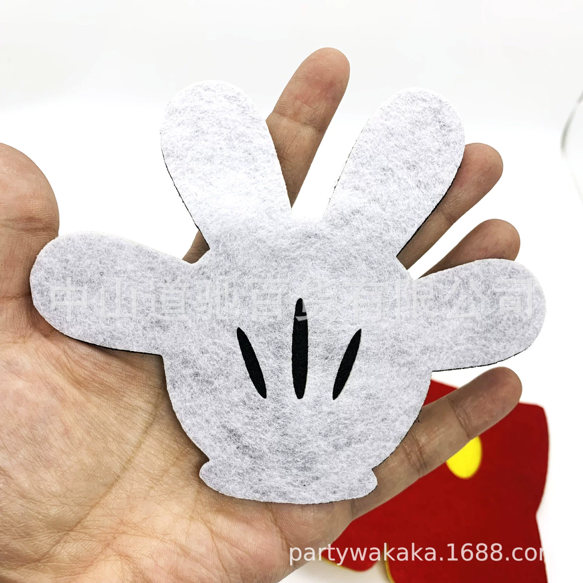 Cute anime double-layer non-woven insulation mat Mickey felt coaster is affordable and practical