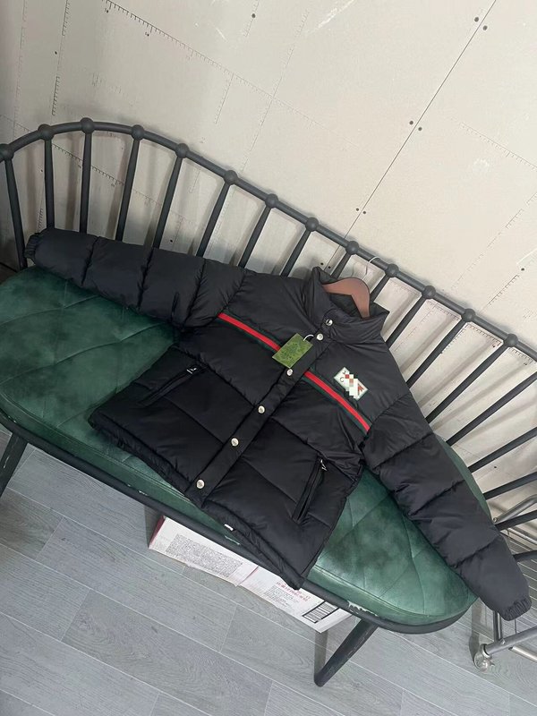 正しいバージョン24FW新型G家胸前ロゴ立襟綿服保温ゆるい男女同金起爆コート|undefined