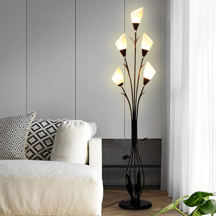Cross-border modern bedroom floor lamp creative simple home iron floor lamp personalized living room study floor lamp