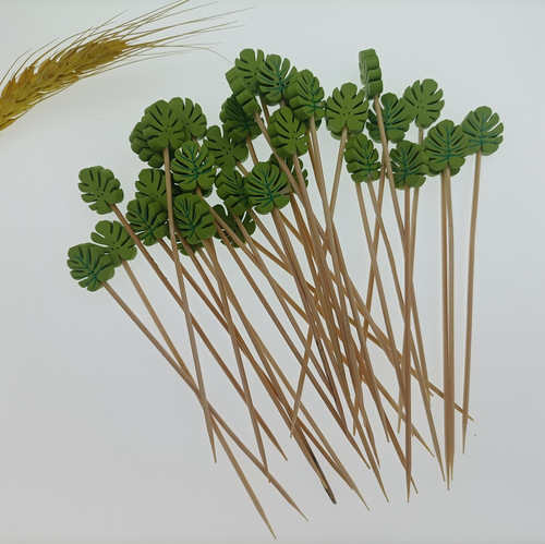 Disposable bamboo fruit skewers for cocktail household bamboo skewers colorful creative bamboo skewers red and yellow cake inserts manufacturer wholesale