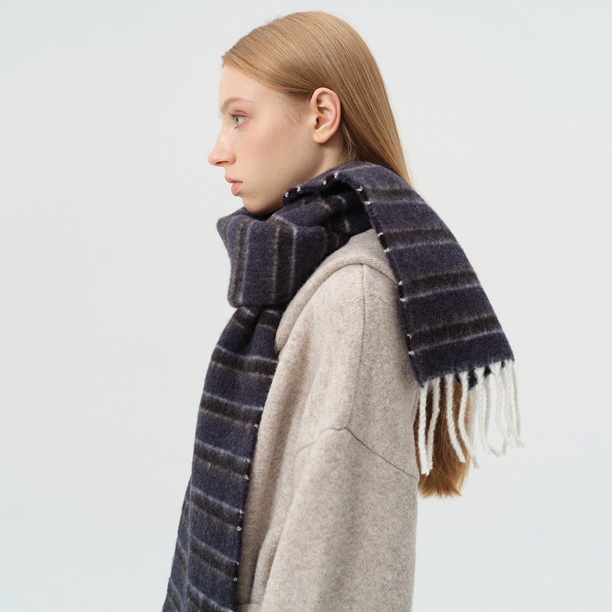 French Designer 35% Wool Blended Colorfulful Stripesd Scarf for Women in Winter Thickeneded Atmospheric Tassel Scarf