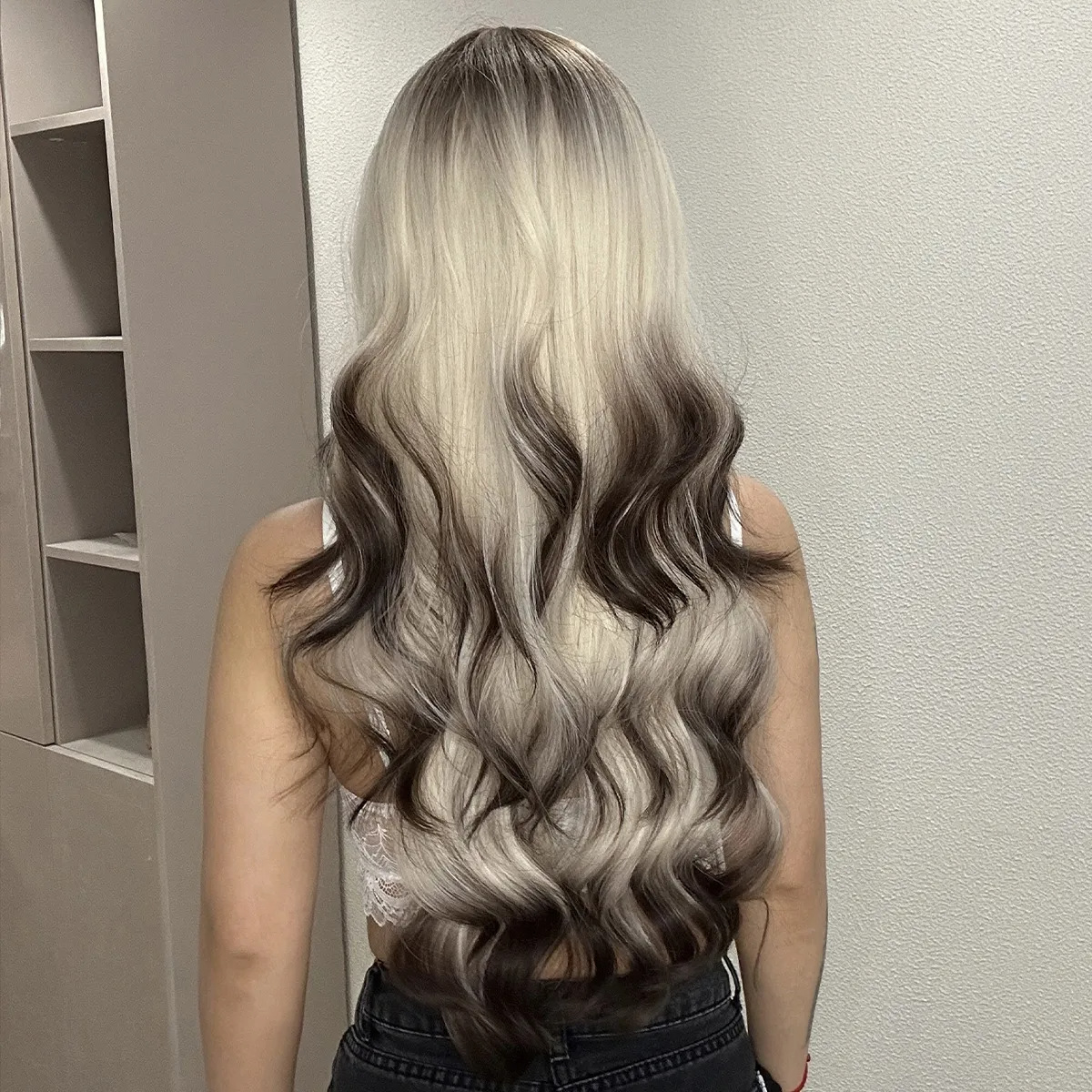 Europa y América nueva peluca femenina recta Bangs platino gradiente chocolate moda pelo Color onda grande Peluca de pelo rizado