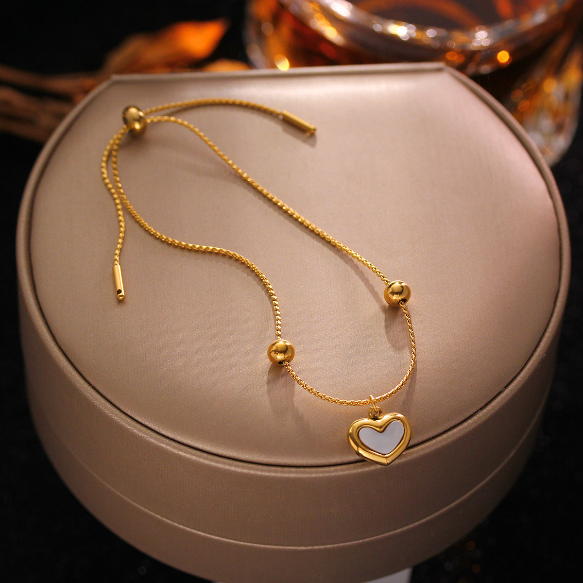 Daily Occasion Titanium Steel Material Titanium Steel Elegant Simple Style Heart Shape Plating Inlay Shell Bracelets
