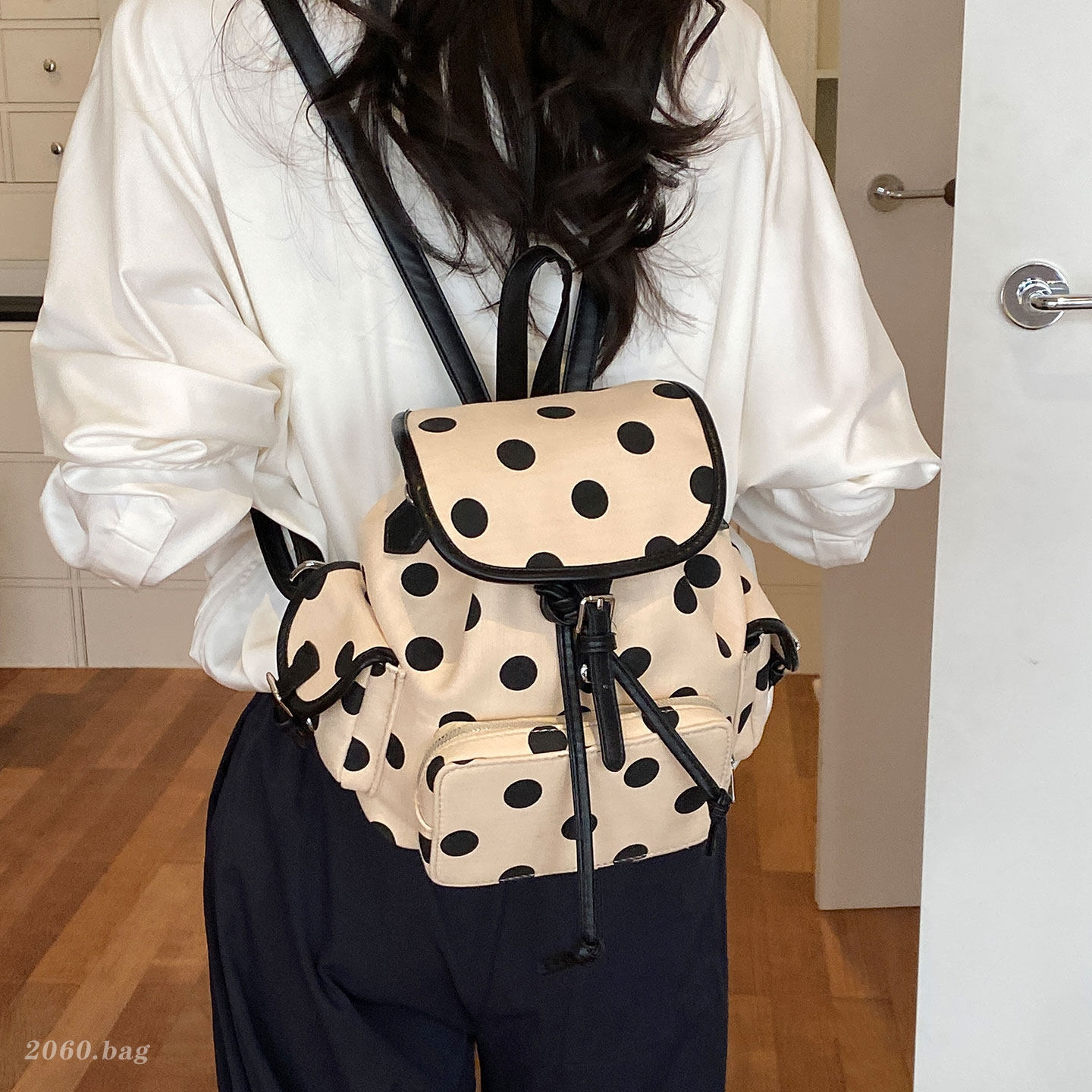 Mujeres de estudiantes de punto de onda mochila diaria nueva mochila escolar Han ocio 2026 transporte de gran capacidad mochila diaria