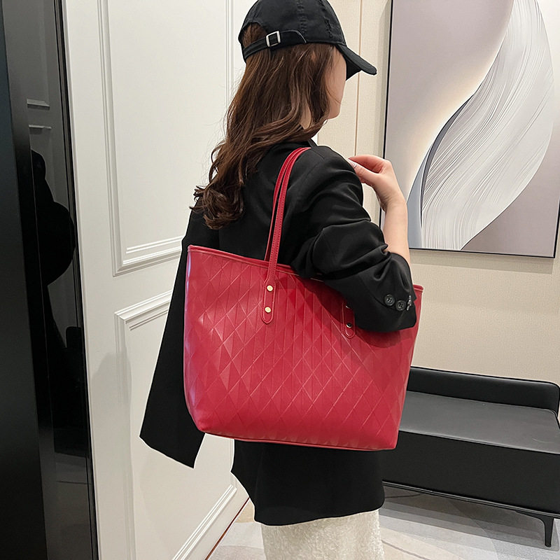Túi tote nữ cỡ lớn đa năng chất liệu PU, túi đeo vai đi làm phong cách thường ngày — Màu trắng be, Màu xanh lam, Màu đen, Màu đỏ chi tiết 23