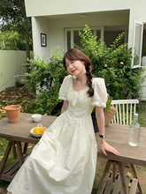 温柔风甜美泡泡袖蕾丝提花刺绣连衣裙2025夏季新款收腰显瘦长裙女