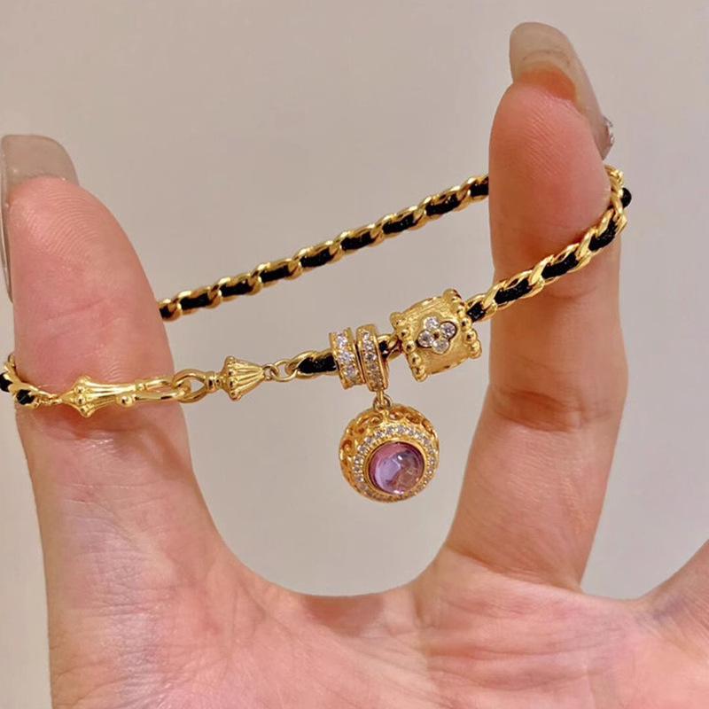 Vintage Small Waist Black Gold Bracelet with a High-End Exquisite Chanel-Style Pink Crystal, Versatile and Stylish Jewelry