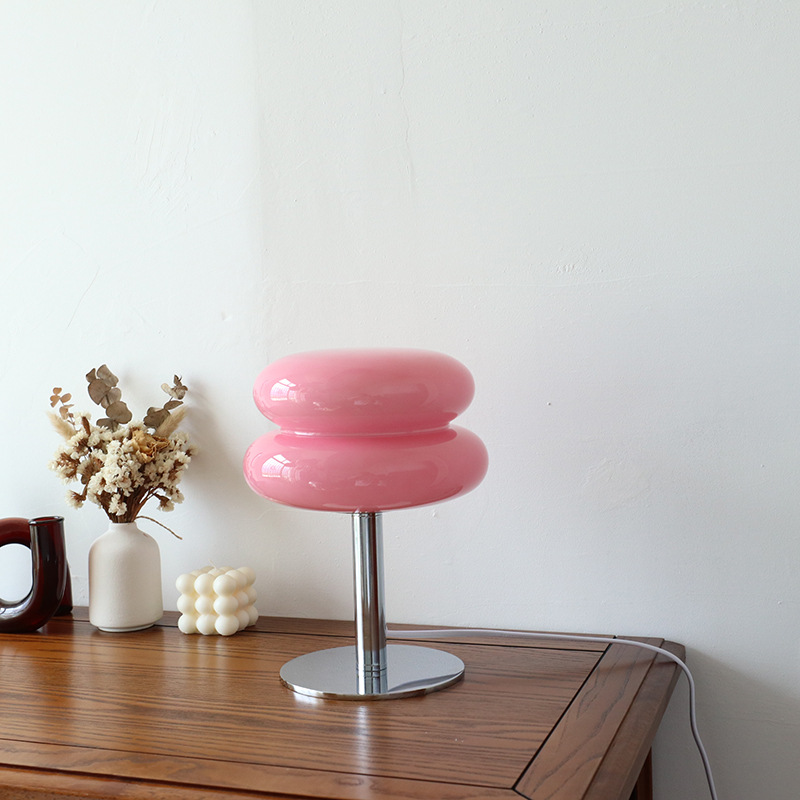 INS vidrio Bauhaus macaron lámpara de mesa lámpara de los niños dormitorio noche atmósfera neto luz roja decoración corazón de la muchacha