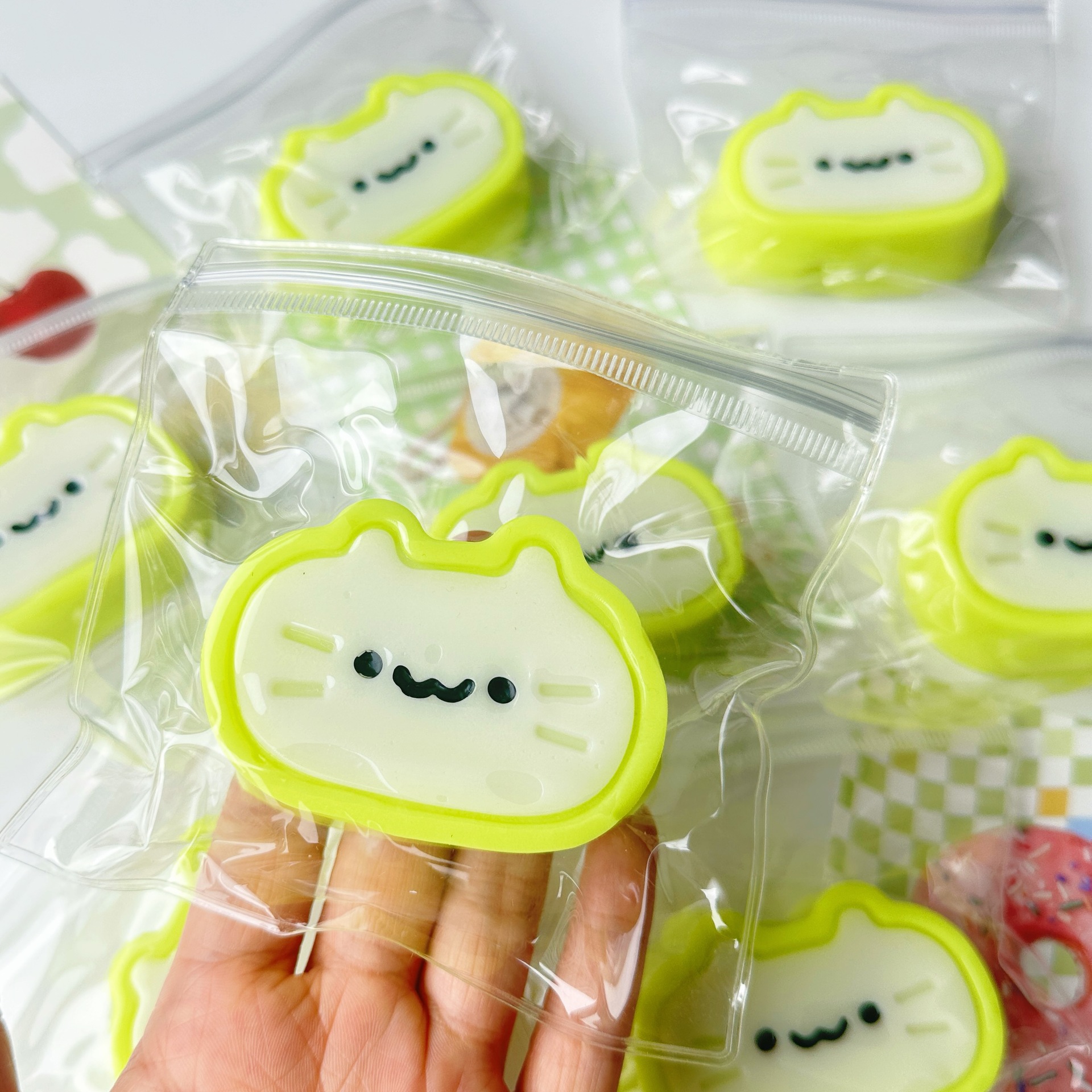 Lodo de la sensación de sufra crema pellizco pellizco Le juguete descompresor chica alta cara rebote lento sensación de agua artefacto descompresor